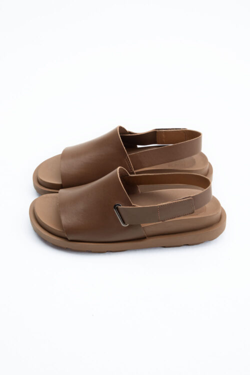 sandalia com velcro 319SS25383 3